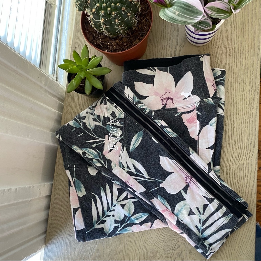 Well worn floral skinny leg PINK leggings Size M🌸